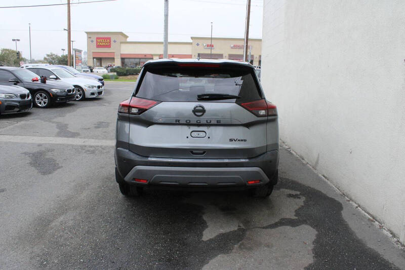 2021 Nissan Rogue SV