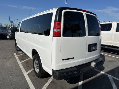 2025 Chevrolet Express LT 3500