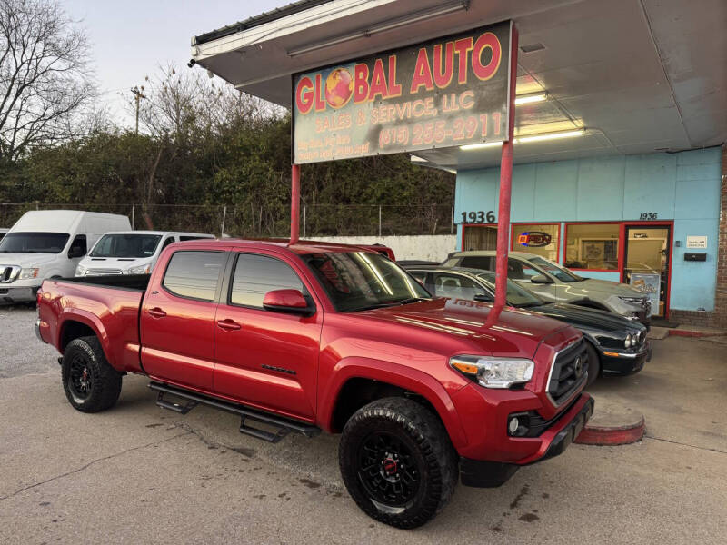 2022 Toyota Tacoma SR5's photo