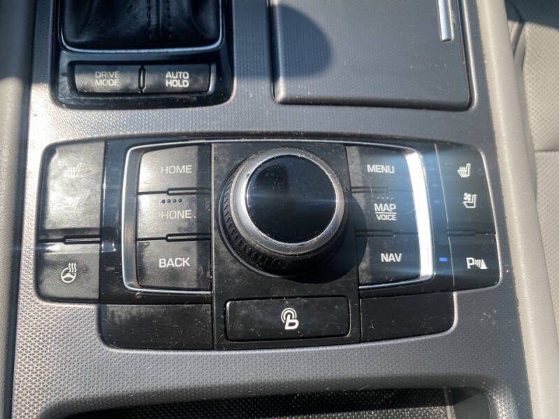 2015 Hyundai Genesis