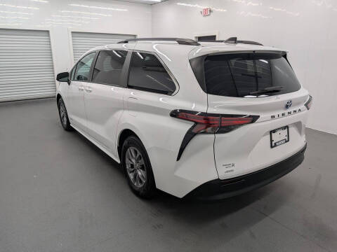 2021 Toyota Sienna LE 8-Passenger