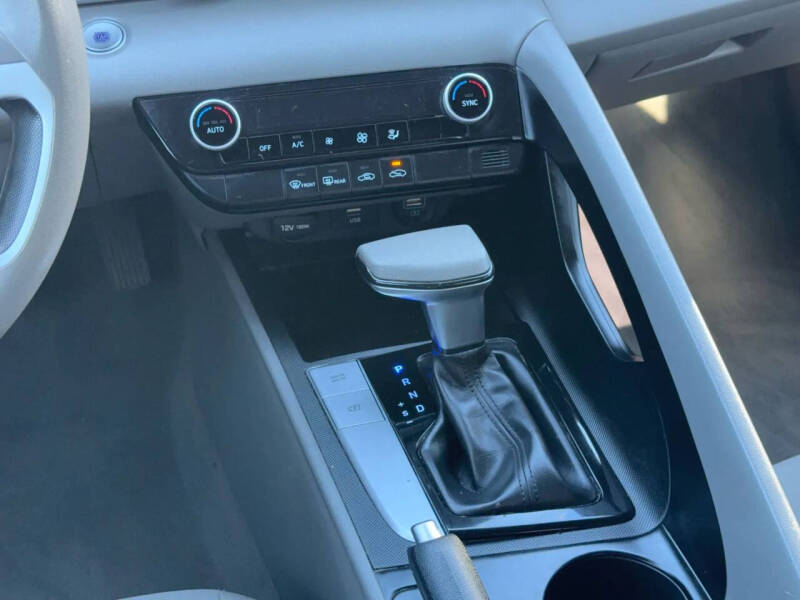 2022 Hyundai Elantra