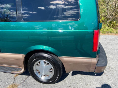 2000 Chevrolet Astro LS