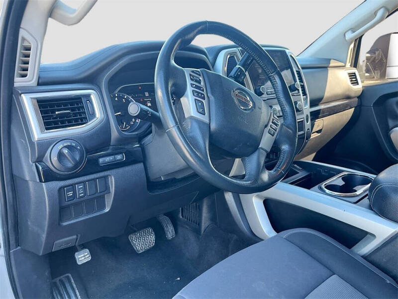 2020 Nissan Titan SV