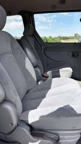 2004 Dodge Grand Caravan SE