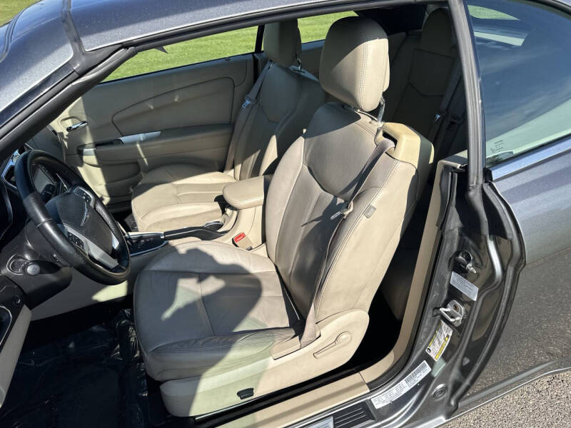 2011 Chrysler 200 Limited