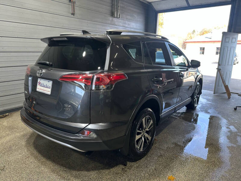 2018 Toyota RAV4 XLE photo 4