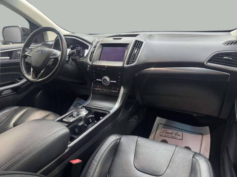 2020 Ford Edge Titanium
