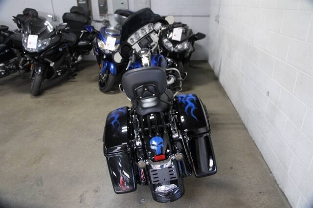 2015 Harley-Davidson STREET GLI