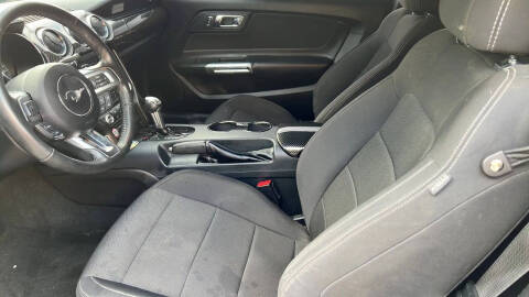 2017 Ford Mustang V6