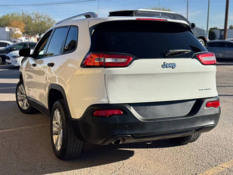 2015 Jeep Cherokee Sport