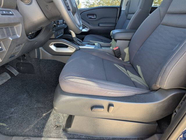 2022 Nissan Frontier SV