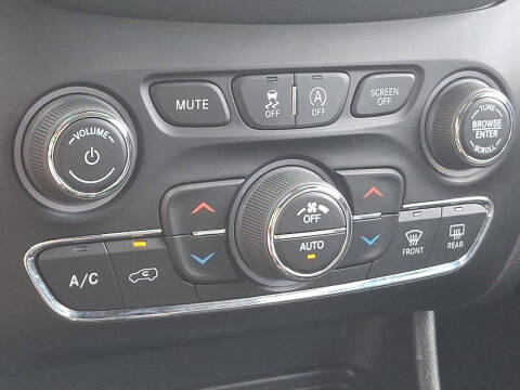 2022 Jeep Cherokee Latitude Lux