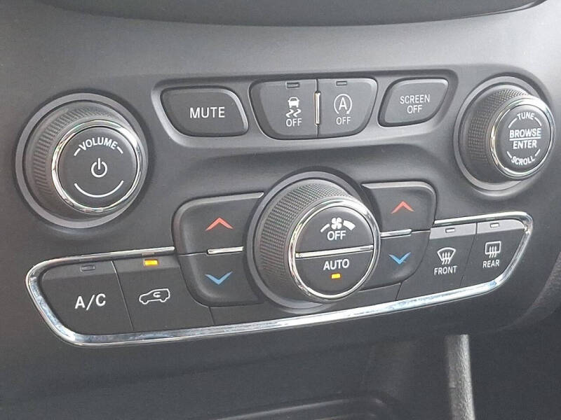 2022 Jeep Cherokee Latitude Lux