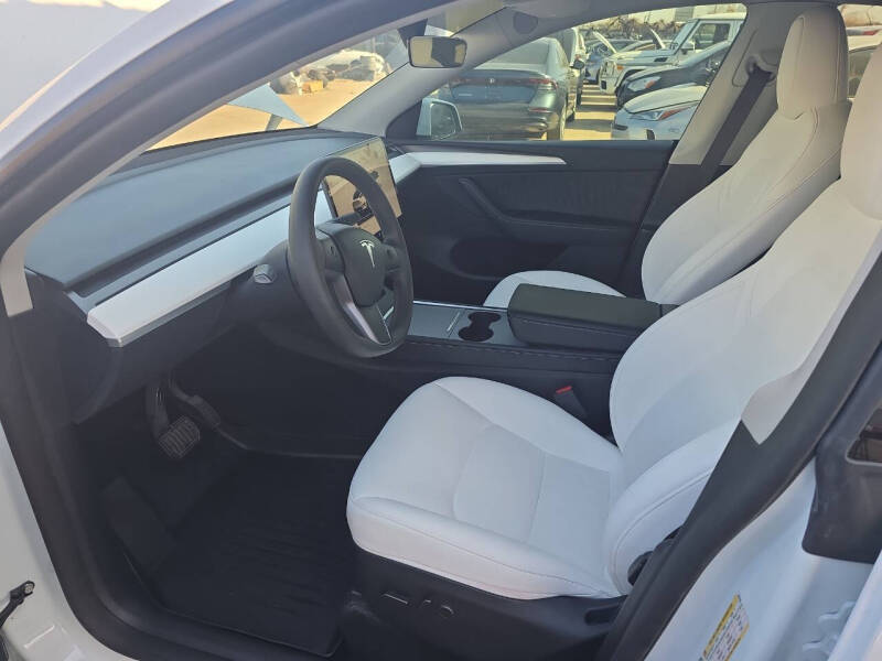 2024 Tesla Model Y Long Range's photo