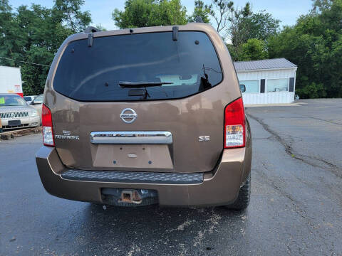 2005 Nissan Pathfinder SE