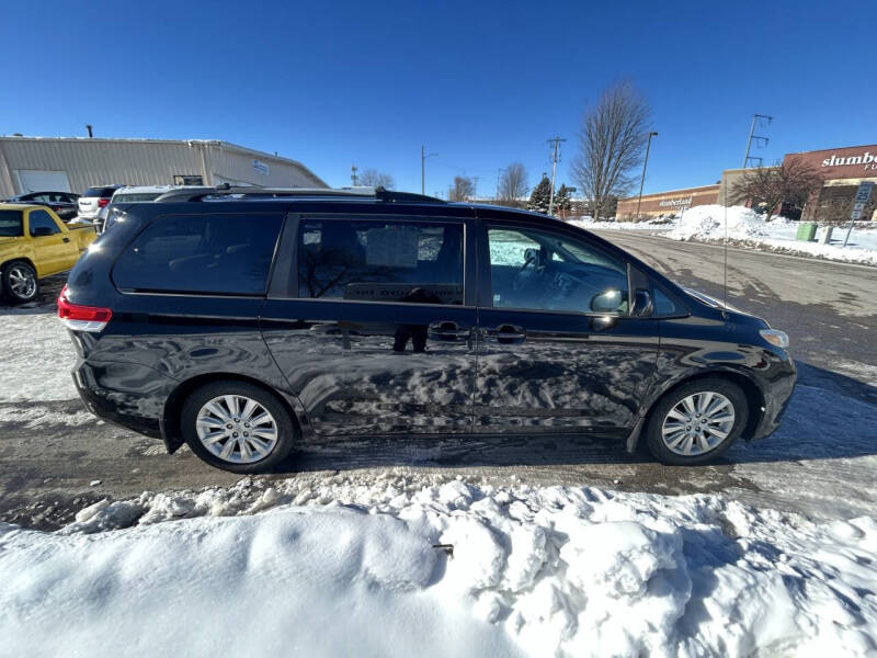2014 Toyota Sienna XLE 7-Passenger