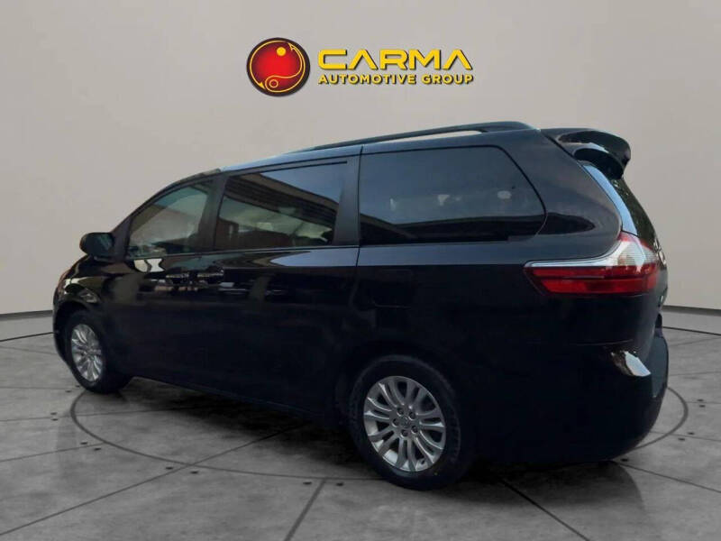 2017 Toyota Sienna XLE Premium 8-Passenger