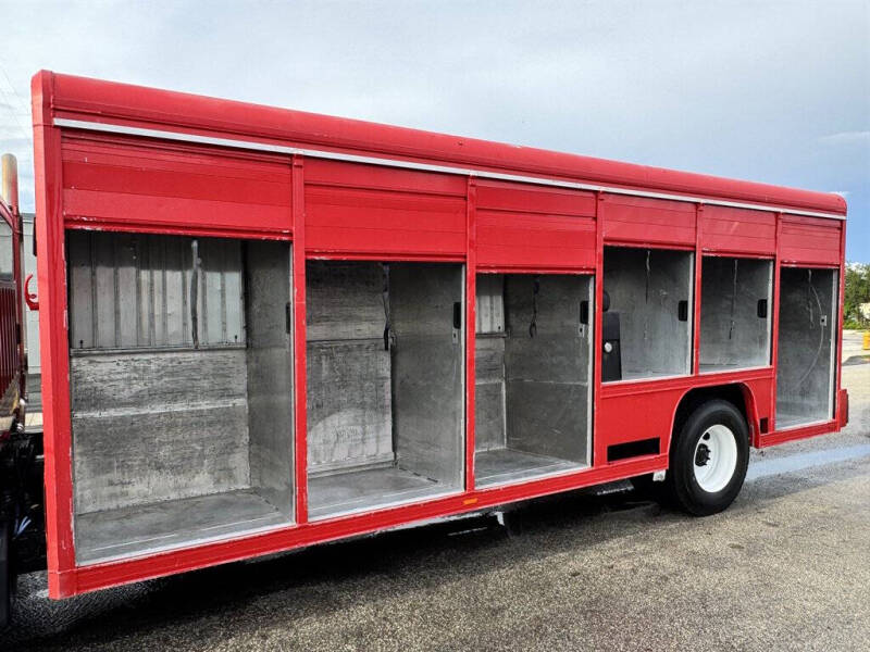 2017 Freightliner M2 106