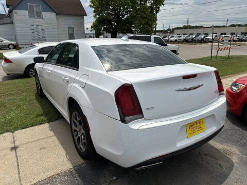 2017 Chrysler 300 S