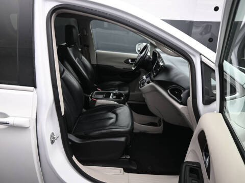 2019 Chrysler Pacifica Touring L