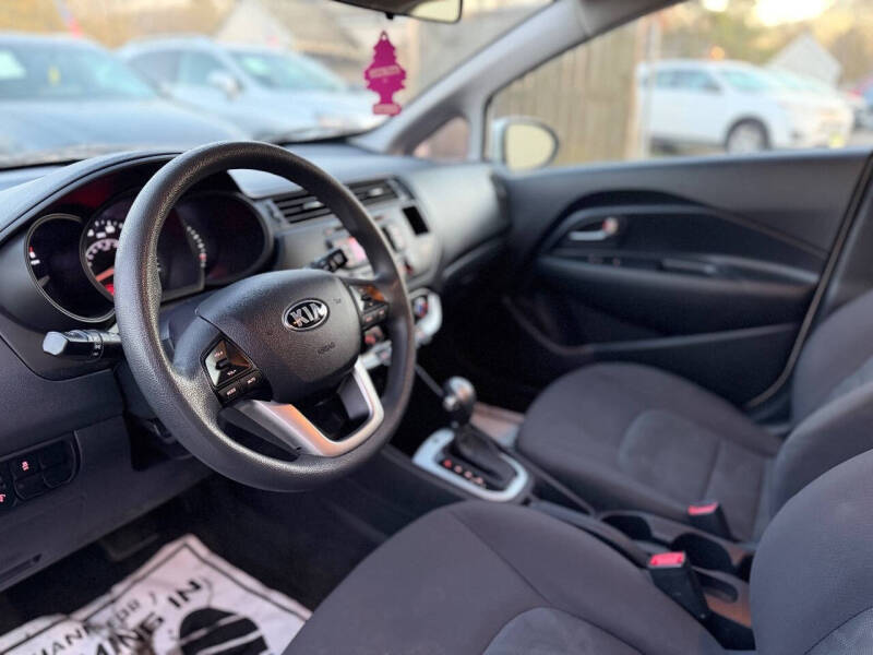 2013 Kia Rio 5-Door LX