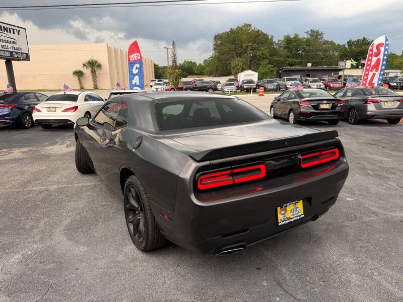 2017 Dodge Challenger SXT