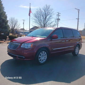 2015 Chrysler Town and Country for sale at Ideal Auto Sales, Inc. in Waukesha WI