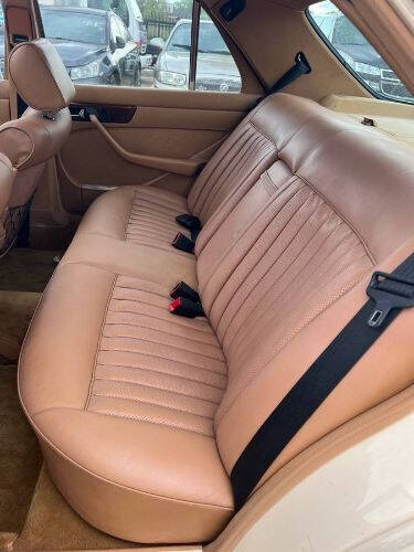 1984 Mercedes-Benz 300-Class