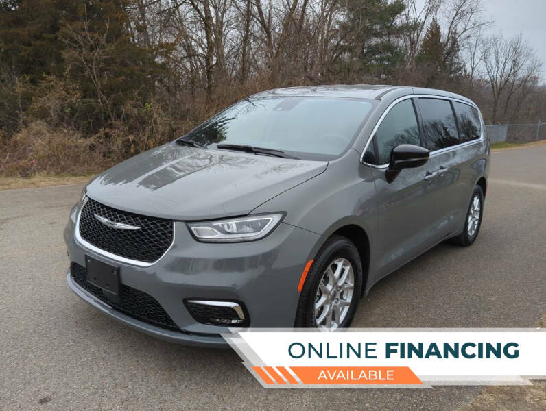 2025 Chrysler Pacifica Select's photo