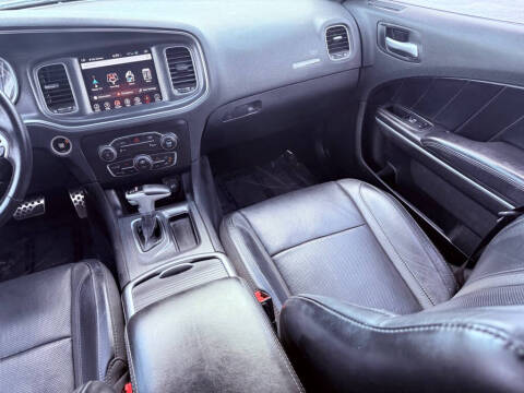 2017 Dodge Charger SXT