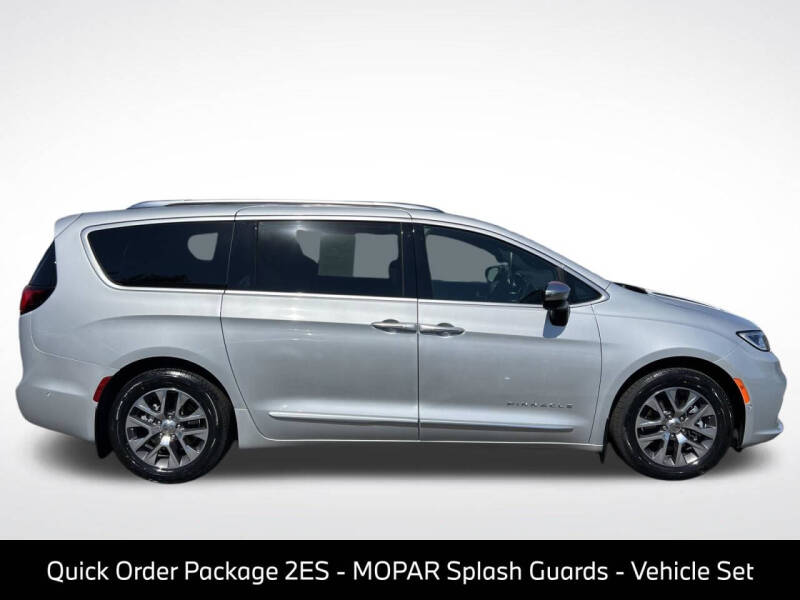 2023 Chrysler Pacifica Plug-In Hybrid Pinnacle