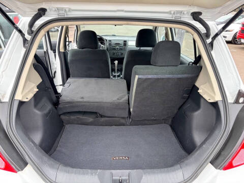 2011 Nissan Versa 1.8 S