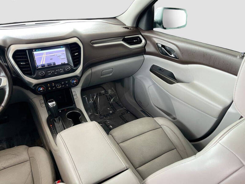 2017 GMC Acadia SLT-1