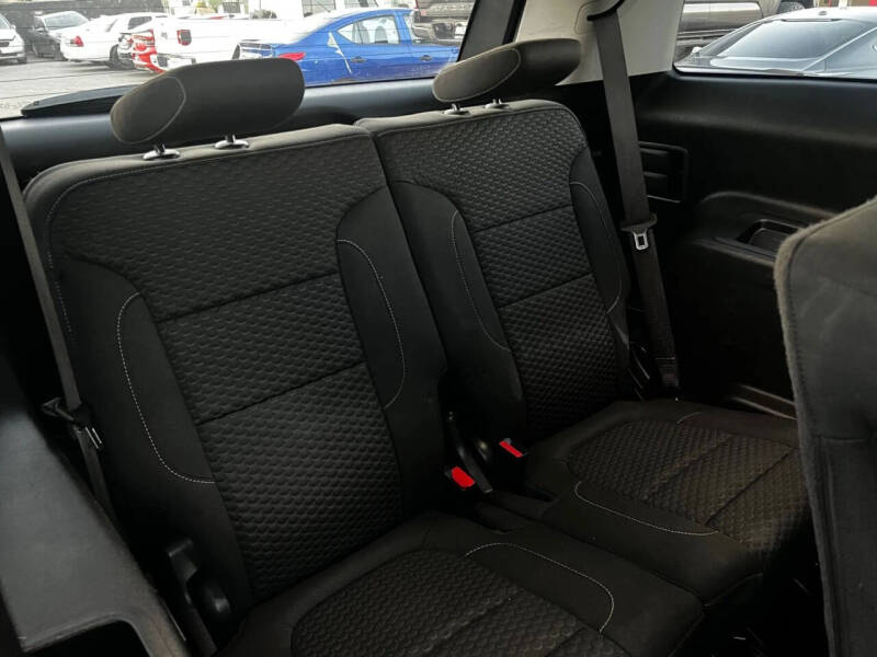 2017 GMC Acadia SLE-2