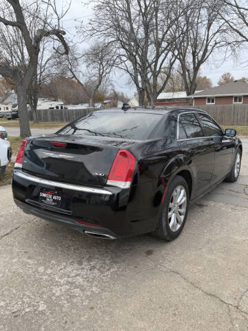 2016 Chrysler 300 Limited