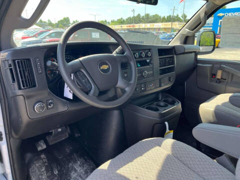 2025 Chevrolet Express 2500