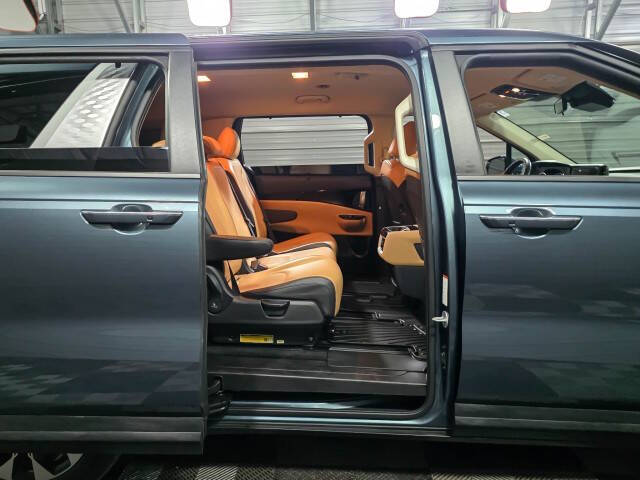2024 Kia Carnival EX