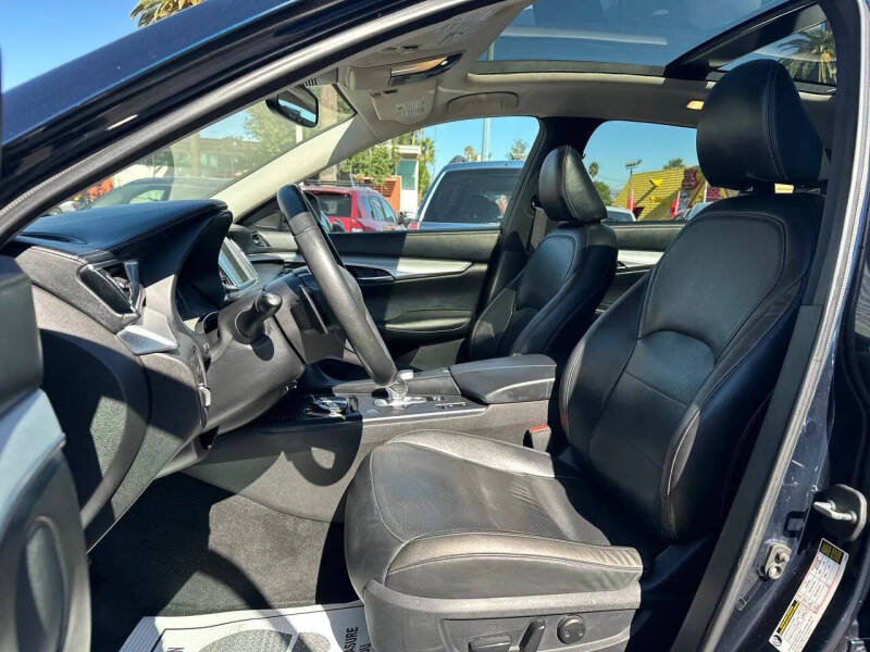 2019 Infiniti QX50 Essential