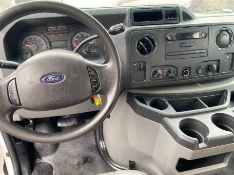 2013 Ford E-Series E-350 SD