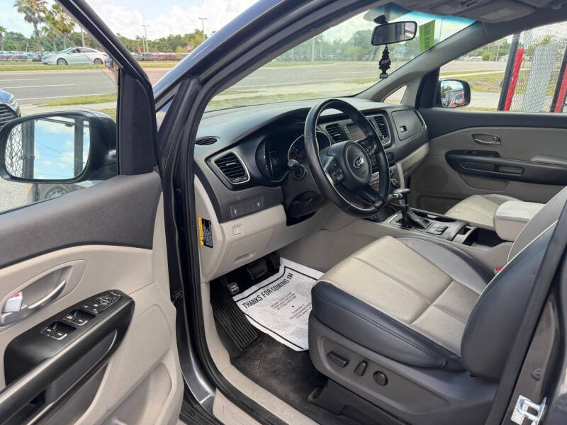 2017 Kia Sedona LX