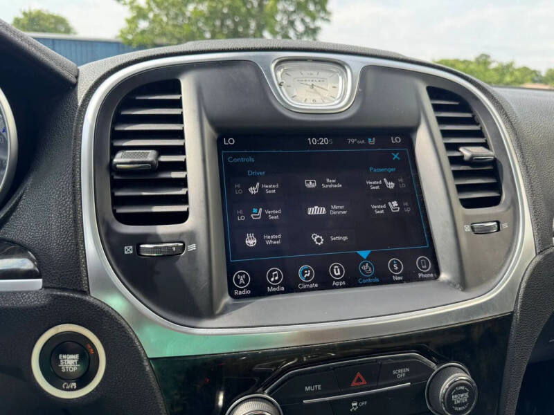 2017 Chrysler 300 C