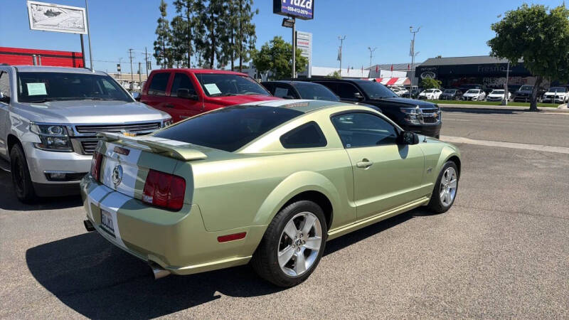 2006 Ford Mustang GT Deluxe