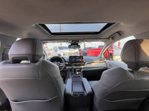 2021 Toyota Sienna XLE 8-Passenger