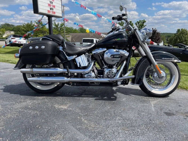 2017 Harley-Davidson FLSTNI