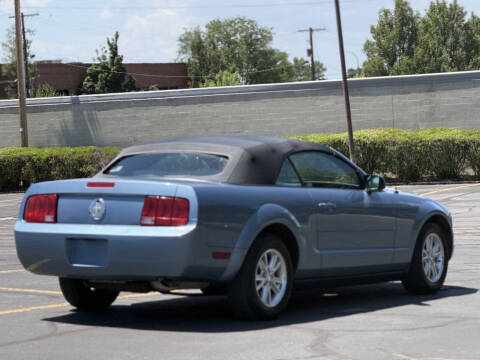 2007 Ford Mustang V6 Deluxe