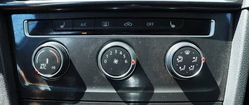 2018 Volkswagen Golf TSI SE