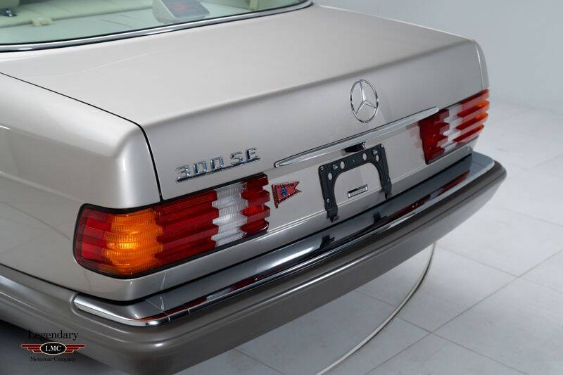1991 Mercedes-Benz 300-Class