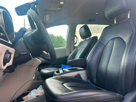 2024 Chrysler Pacifica Touring L
