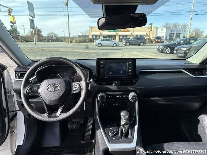 2022 Toyota RAV4 Hybrid LE